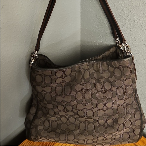Coach Phoebe Signature C shoulder bag with leather trim and silver hardware - Picture 2 of 9